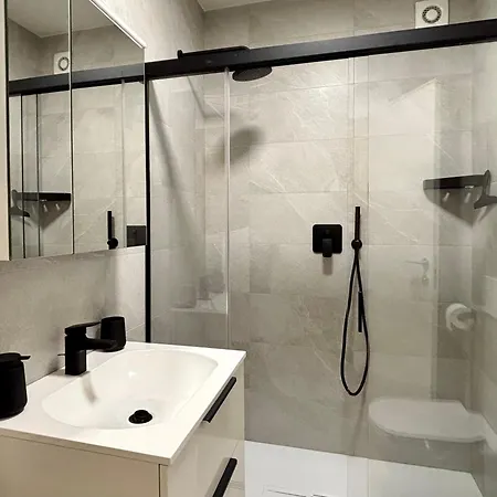 Luna At Dorato, Luxury Apartamento Colico